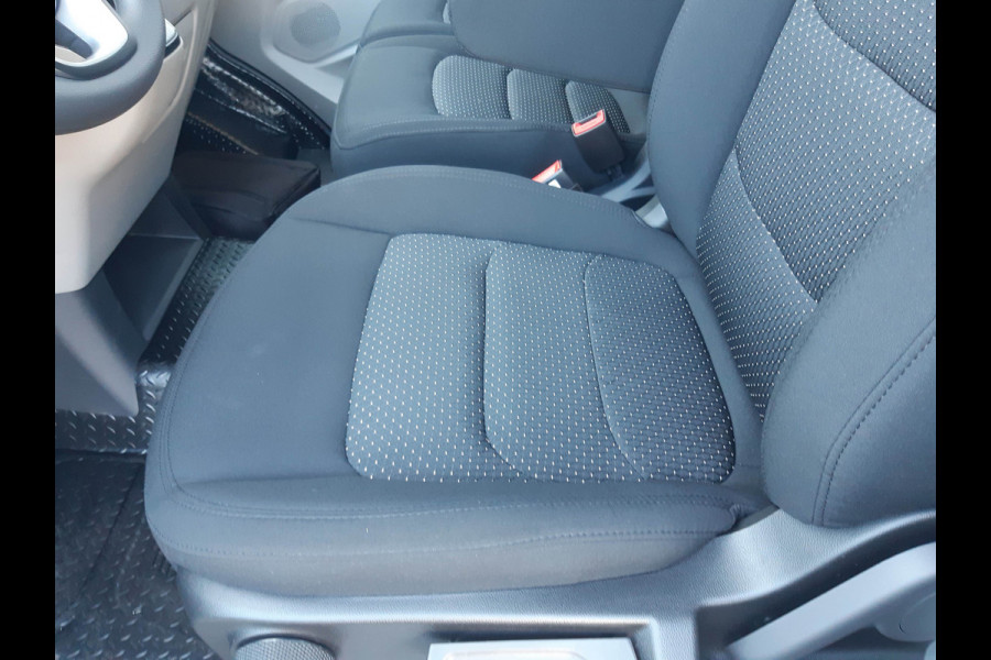 Ford E-Transit / Maxus e-Deliver 9 L2H2 72 kWh Airco Verwarmde stoelen Achteruitrijcamera Ford E-Transit / Maxus e-Deliver 9 L2H2 72 kWh Airco Verwarmde stoelen Achteruitrijcamera