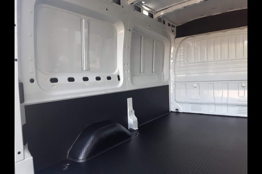Ford E-Transit / Maxus e-Deliver 9 L2H2 72 kWh Airco Verwarmde stoelen Achteruitrijcamera Ford E-Transit / Maxus e-Deliver 9 L2H2 72 kWh Airco Verwarmde stoelen Achteruitrijcamera