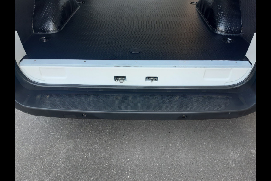 Ford E-Transit / Maxus e-Deliver 9 L2H2 72 kWh Airco Verwarmde stoelen Achteruitrijcamera Ford E-Transit / Maxus e-Deliver 9 L2H2 72 kWh Airco Verwarmde stoelen Achteruitrijcamera