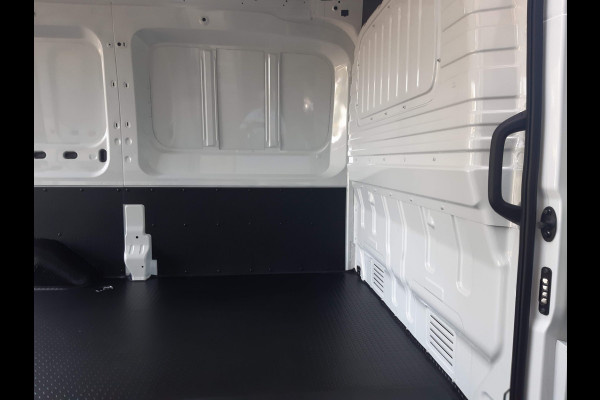 Ford E-Transit / Maxus e-Deliver 9 L2H2 72 kWh Airco Verwarmde stoelen Achteruitrijcamera Ford E-Transit / Maxus e-Deliver 9 L2H2 72 kWh Airco Verwarmde stoelen Achteruitrijcamera