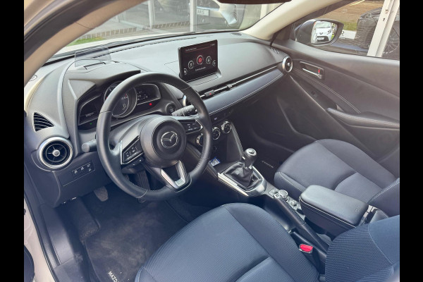 Mazda 2 1.5 SKYACTIV-G Luxury | Dodehoekherkenning, Head up display, Apple CarPlay/Android auto, LED, Stoel + Stuurverwarming, Parkeerse