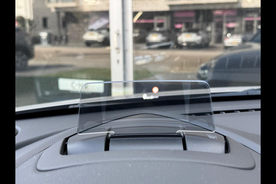 Mazda 2 1.5 SKYACTIV-G Luxury | Dodehoekherkenning, Head up display, Apple CarPlay/Android auto, LED, Stoel + Stuurverwarming, Parkeerse