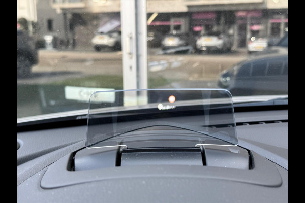 Mazda 2 1.5 SKYACTIV-G Luxury | Dodehoekherkenning, Head up display, Apple CarPlay/Android auto, LED, Stoel + Stuurverwarming, Parkeerse