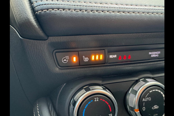 Mazda 2 1.5 SKYACTIV-G Luxury | Dodehoekherkenning, Head up display, Apple CarPlay/Android auto, LED, Stoel + Stuurverwarming, Parkeerse