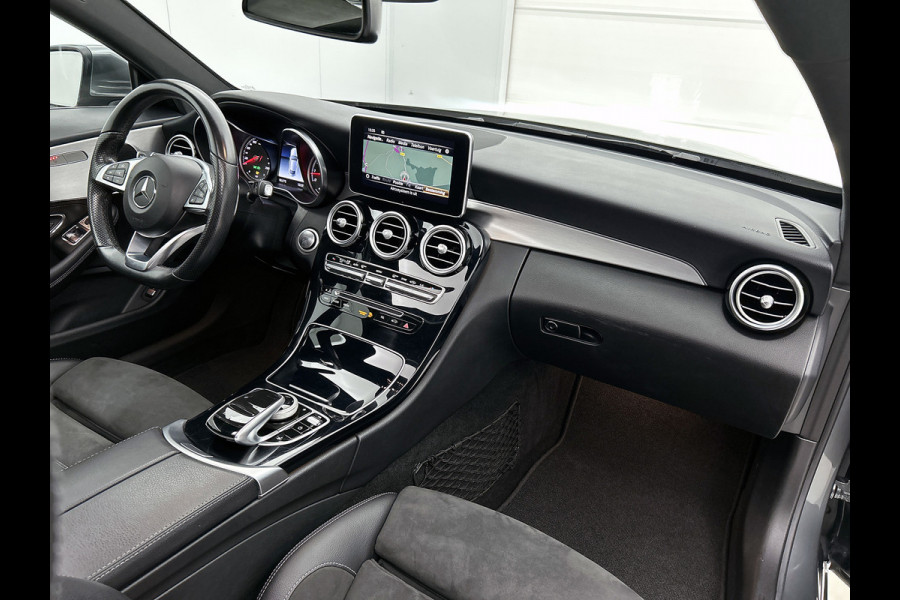 Mercedes-Benz C-Klasse 200 4MATIC AMG Line (Dealer onderH, Panorama, Carplay, Navi Groot, Camera, StoelV, Etc) Mercedes-Benz C-Klasse 200 4MATIC AMG Line (Dealer onderH, Panorama, Carplay, Navi Groot, Camera, StoelV, Etc)