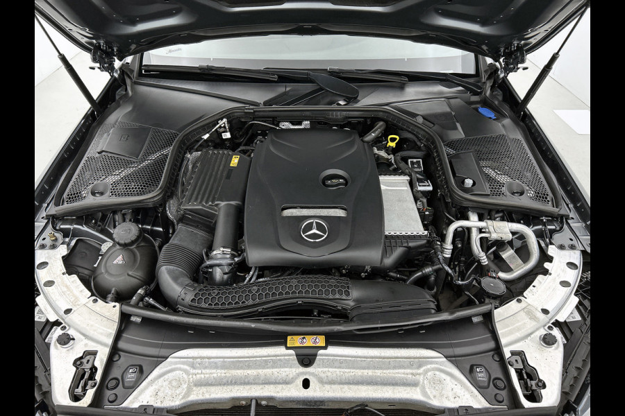 Mercedes-Benz C-Klasse 200 4MATIC AMG Line (Dealer onderH, Panorama, Carplay, Navi Groot, Camera, StoelV, Etc) Mercedes-Benz C-Klasse 200 4MATIC AMG Line (Dealer onderH, Panorama, Carplay, Navi Groot, Camera, StoelV, Etc)