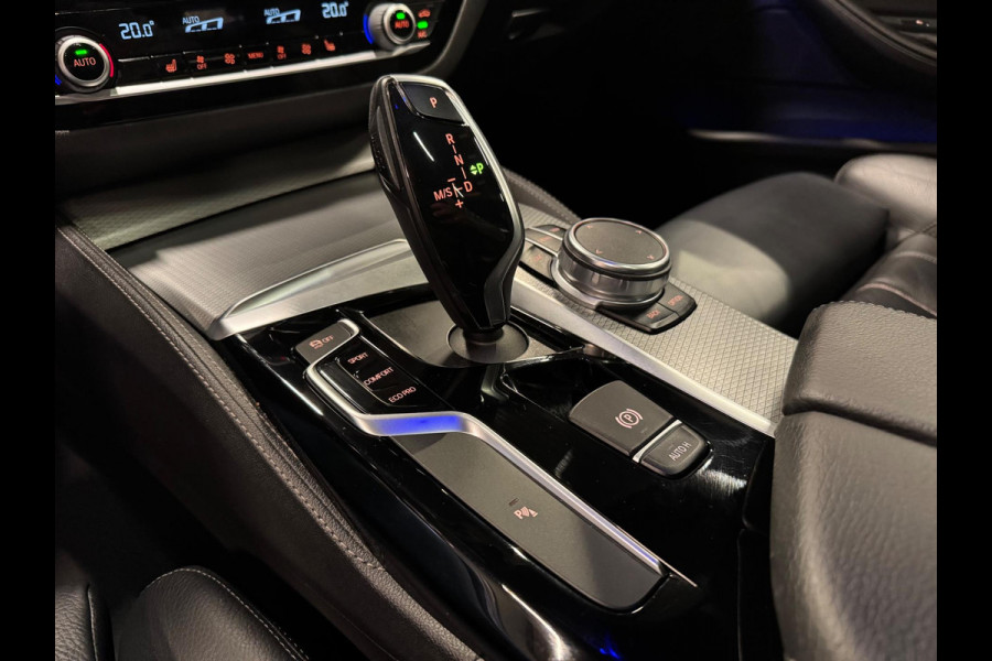 BMW 5 Serie Touring 520i High Executive M Pakket, Pano, Virtual Cockpit, Leder, 19"M Sport Velgen, Prive Glas, Volledig Onderhoud