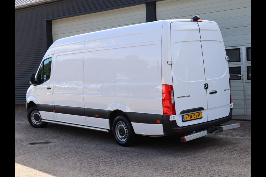 Mercedes-Benz Sprinter 315 CDI Euro 6 L3H2 RWD - MBUX - Trekhaak - Cruise - Camera - NL Auto