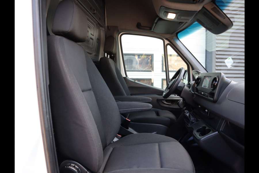Mercedes-Benz Sprinter 315 CDI Euro 6 L3H2 RWD - MBUX - Trekhaak - Cruise - Camera - NL Auto