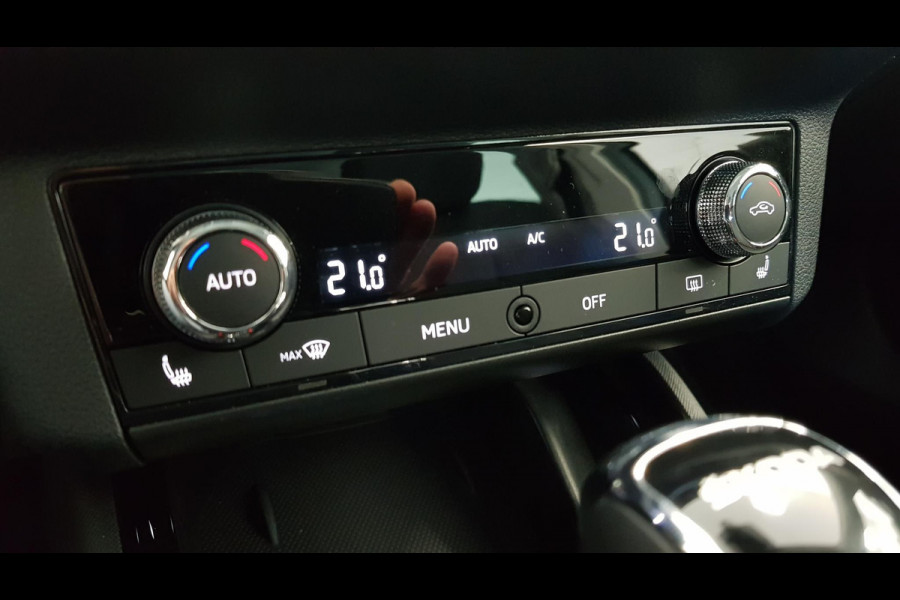 Škoda Kamiq 1.0 TSI 110pk DSG Style Drive 125 | Navigatie | Climate Control | DAB | Digitale cockpit | Cruise Control adaptive | Parkeer sensoren V+A | Stoelverwarming Škoda Kamiq 1.0 TSI 110pk DSG Style Drive 125 | Navigatie | Climate Control | DAB | Digitale cockpit | Cruise Control adaptive | Parkeer sensoren V+A | Stoelverwarming