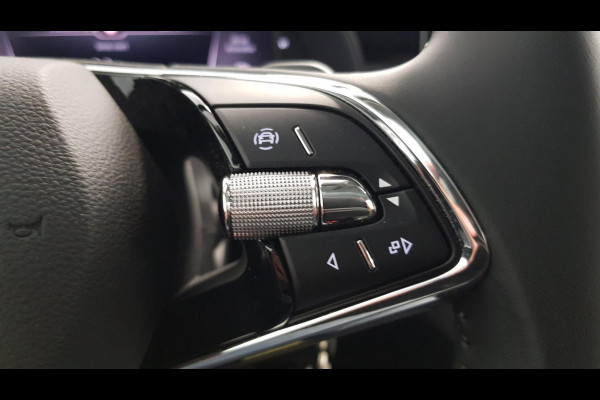 Škoda Kamiq 1.0 TSI 110pk DSG Style Drive 125 | Navigatie | Climate Control | DAB | Digitale cockpit | Cruise Control adaptive | Parkeer sensoren V+A | Stoelverwarming Škoda Kamiq 1.0 TSI 110pk DSG Style Drive 125 | Navigatie | Climate Control | DAB | Digitale cockpit | Cruise Control adaptive | Parkeer sensoren V+A | Stoelverwarming