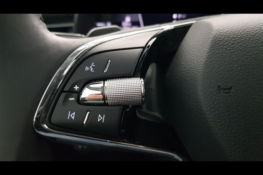 Škoda Kamiq 1.0 TSI 110pk DSG Style Drive 125 | Navigatie | Climate Control | DAB | Digitale cockpit | Cruise Control adaptive | Parkeer sensoren V+A | Stoelverwarming Škoda Kamiq 1.0 TSI 110pk DSG Style Drive 125 | Navigatie | Climate Control | DAB | Digitale cockpit | Cruise Control adaptive | Parkeer sensoren V+A | Stoelverwarming