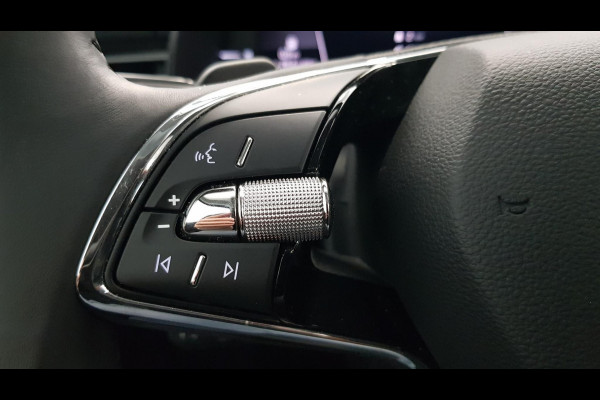 Škoda Kamiq 1.0 TSI 110pk DSG Style Drive 125 | Navigatie | Climate Control | DAB | Digitale cockpit | Cruise Control adaptive | Parkeer sensoren V+A | Stoelverwarming Škoda Kamiq 1.0 TSI 110pk DSG Style Drive 125 | Navigatie | Climate Control | DAB | Digitale cockpit | Cruise Control adaptive | Parkeer sensoren V+A | Stoelverwarming