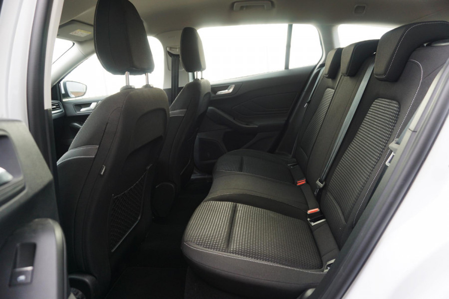 Ford FOCUS Wagon 1.0 EcoBoost 125PK Hybrid Connected/Comfort Stoel/ Trekhaak.