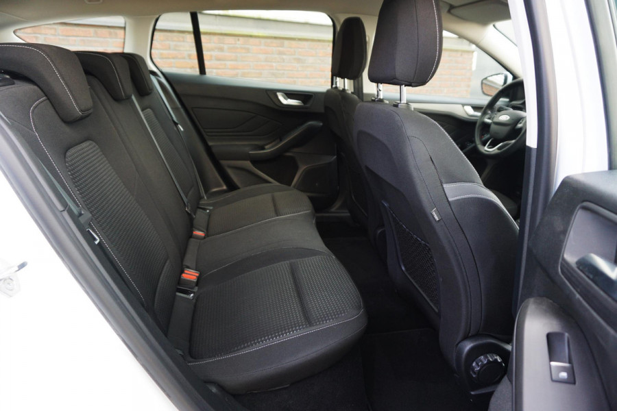 Ford FOCUS Wagon 1.0 EcoBoost 125PK Hybrid Connected/Comfort Stoel/ Trekhaak.