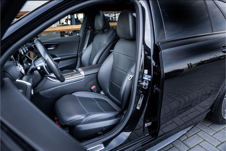 Mercedes-Benz C-Klasse Estate C300 e AMG Line - Massage l Panorama l 360cam l Trekhaak Mercedes-Benz C-Klasse Estate C300 e AMG Line - Massage l Panorama l 360cam l Trekhaak