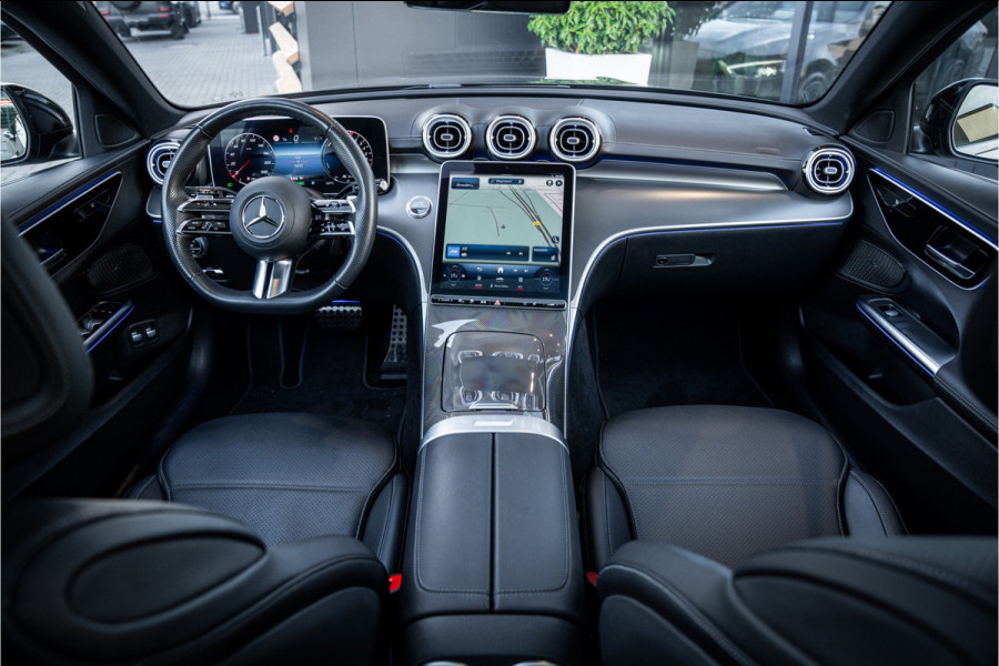 Mercedes-Benz C-Klasse Estate C300 e AMG Line - Massage l Panorama l 360cam l Trekhaak Mercedes-Benz C-Klasse Estate C300 e AMG Line - Massage l Panorama l 360cam l Trekhaak