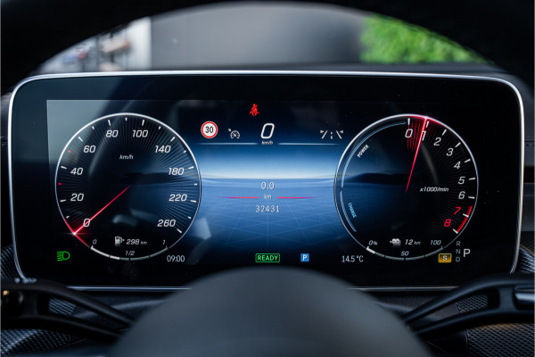 Mercedes-Benz C-Klasse Estate C300 e AMG Line - Massage l Panorama l 360cam l Trekhaak Mercedes-Benz C-Klasse Estate C300 e AMG Line - Massage l Panorama l 360cam l Trekhaak
