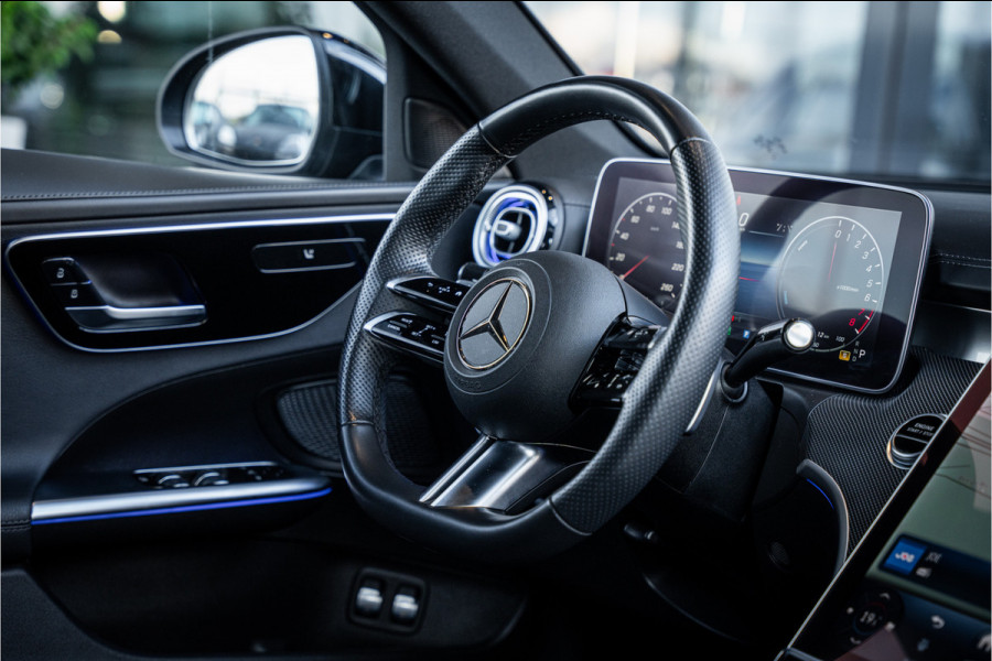 Mercedes-Benz C-Klasse Estate C300 e AMG Line - Massage l Panorama l 360cam l Trekhaak Mercedes-Benz C-Klasse Estate C300 e AMG Line - Massage l Panorama l 360cam l Trekhaak