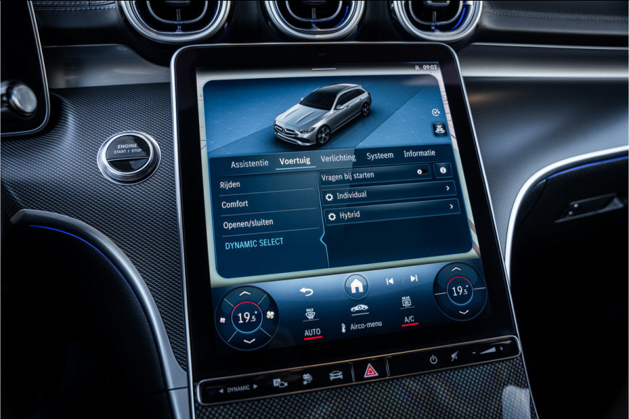 Mercedes-Benz C-Klasse Estate C300 e AMG Line - Massage l Panorama l 360cam l Trekhaak Mercedes-Benz C-Klasse Estate C300 e AMG Line - Massage l Panorama l 360cam l Trekhaak