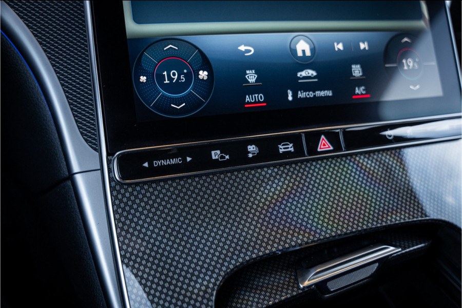 Mercedes-Benz C-Klasse Estate C300 e AMG Line - Massage l Panorama l 360cam l Trekhaak Mercedes-Benz C-Klasse Estate C300 e AMG Line - Massage l Panorama l 360cam l Trekhaak