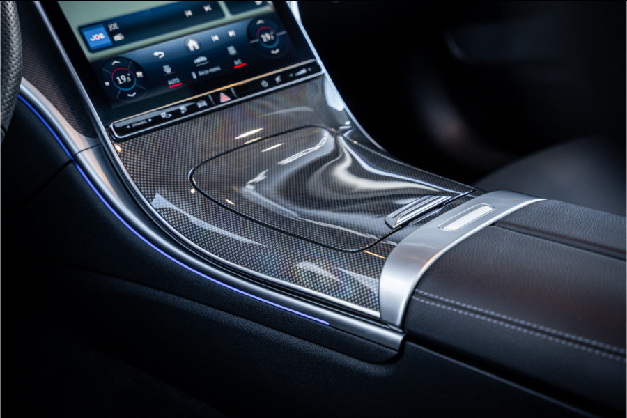 Mercedes-Benz C-Klasse Estate C300 e AMG Line - Massage l Panorama l 360cam l Trekhaak Mercedes-Benz C-Klasse Estate C300 e AMG Line - Massage l Panorama l 360cam l Trekhaak