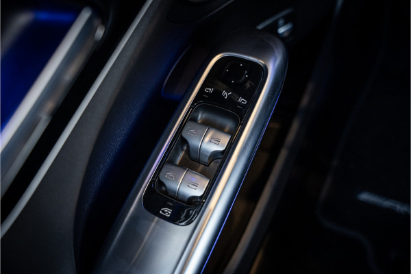 Mercedes-Benz C-Klasse Estate C300 e AMG Line - Massage l Panorama l 360cam l Trekhaak Mercedes-Benz C-Klasse Estate C300 e AMG Line - Massage l Panorama l 360cam l Trekhaak