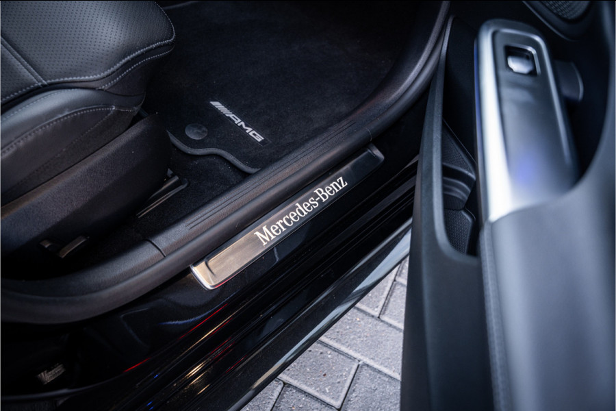 Mercedes-Benz C-Klasse Estate C300 e AMG Line - Massage l Panorama l 360cam l Trekhaak Mercedes-Benz C-Klasse Estate C300 e AMG Line - Massage l Panorama l 360cam l Trekhaak