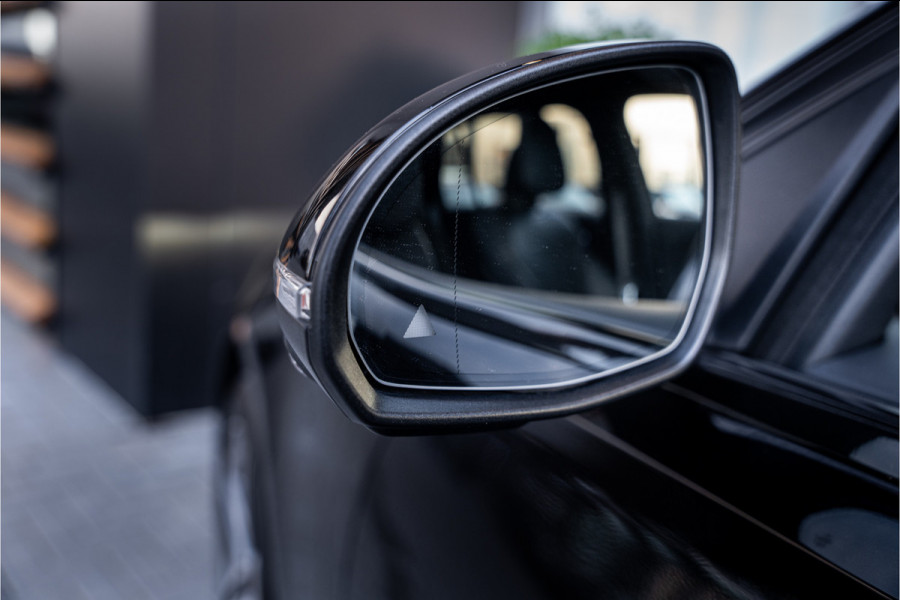 Mercedes-Benz C-Klasse Estate C300 e AMG Line - Massage l Panorama l 360cam l Trekhaak Mercedes-Benz C-Klasse Estate C300 e AMG Line - Massage l Panorama l 360cam l Trekhaak
