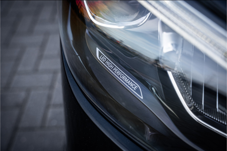Mercedes-Benz C-Klasse Estate C300 e AMG Line - Massage l Panorama l 360cam l Trekhaak Mercedes-Benz C-Klasse Estate C300 e AMG Line - Massage l Panorama l 360cam l Trekhaak