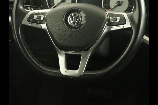 Volkswagen Touareg 3.0 TDI Elegance | Leder | Trekhaak | Camera | Luchtvering | Stoelverwarming | Adaptive cruise | Carplay | Achterbankverwarming | Navigatie | Full LED | Side Assist
