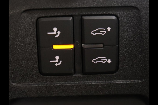 Volkswagen Touareg 3.0 TDI Elegance | Leder | Trekhaak | Camera | Luchtvering | Stoelverwarming | Adaptive cruise | Carplay | Achterbankverwarming | Navigatie | Full LED | Side Assist