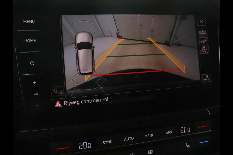 Volkswagen Touareg 3.0 TDI Elegance | Leder | Trekhaak | Camera | Luchtvering | Stoelverwarming | Adaptive cruise | Carplay | Achterbankverwarming | Navigatie | Full LED | Side Assist