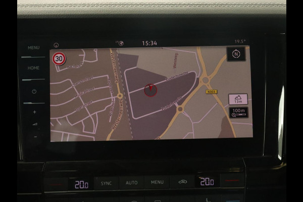 Volkswagen Touareg 3.0 TDI Elegance | Leder | Trekhaak | Camera | Luchtvering | Stoelverwarming | Adaptive cruise | Carplay | Achterbankverwarming | Navigatie | Full LED | Side Assist