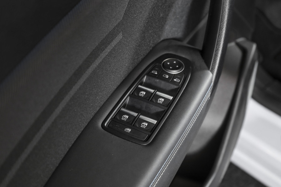 Renault Captur 1.6 E-Tech full hybrid 145 esprit Alpine | S/K-Panodak | Adapt. Cruise | Stoel-+Stuurverw. | Elek. Stoel | PDC | Camera | NAV + App. Connect | ECC | LM 19" | 9924 Renault Captur 1.6 E-Tech full hybrid 145 esprit Alpine | S/K-Panodak | Adapt. Cruise | Stoel-+Stuurverw. | Elek. Stoel | PDC | Camera | NAV + App. Connect | ECC | LM 19" | 9924