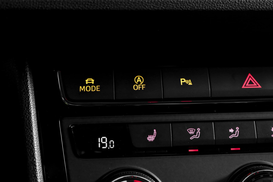 Seat Leon 1.4 TSI 125 PK FR | Cruise | Stoelverw. | PDC | NAV + App. Connect | ECC | LM 17" | Trekhaak | Seat Leon 1.4 TSI 125 PK FR | Cruise | Stoelverw. | PDC | NAV + App. Connect | ECC | LM 17" | Trekhaak |