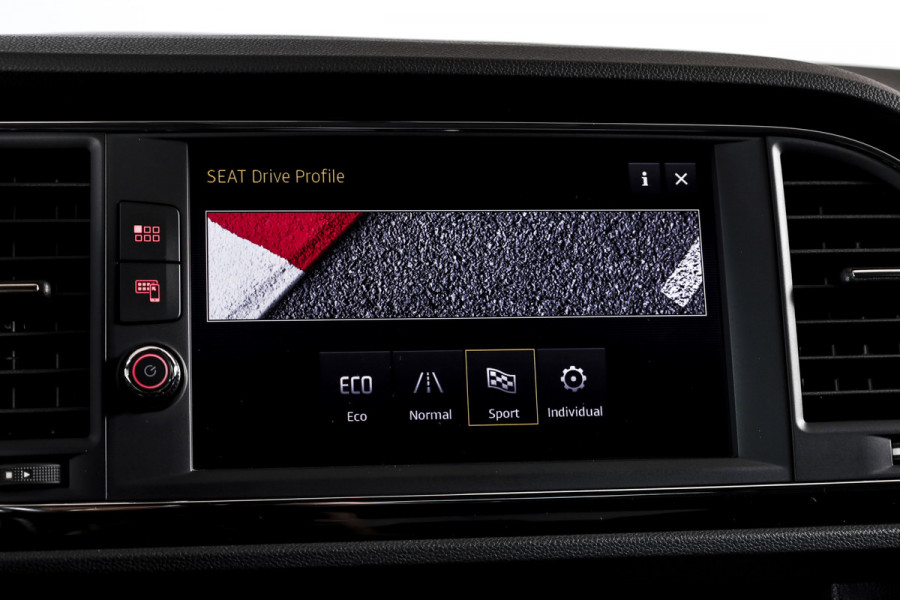 Seat Leon 1.4 TSI 125 PK FR | Cruise | Stoelverw. | PDC | NAV + App. Connect | ECC | LM 17" | Trekhaak | Seat Leon 1.4 TSI 125 PK FR | Cruise | Stoelverw. | PDC | NAV + App. Connect | ECC | LM 17" | Trekhaak |