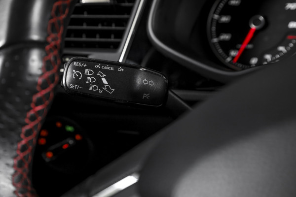 Seat Leon 1.4 TSI 125 PK FR | Cruise | Stoelverw. | PDC | NAV + App. Connect | ECC | LM 17" | Trekhaak | Seat Leon 1.4 TSI 125 PK FR | Cruise | Stoelverw. | PDC | NAV + App. Connect | ECC | LM 17" | Trekhaak |