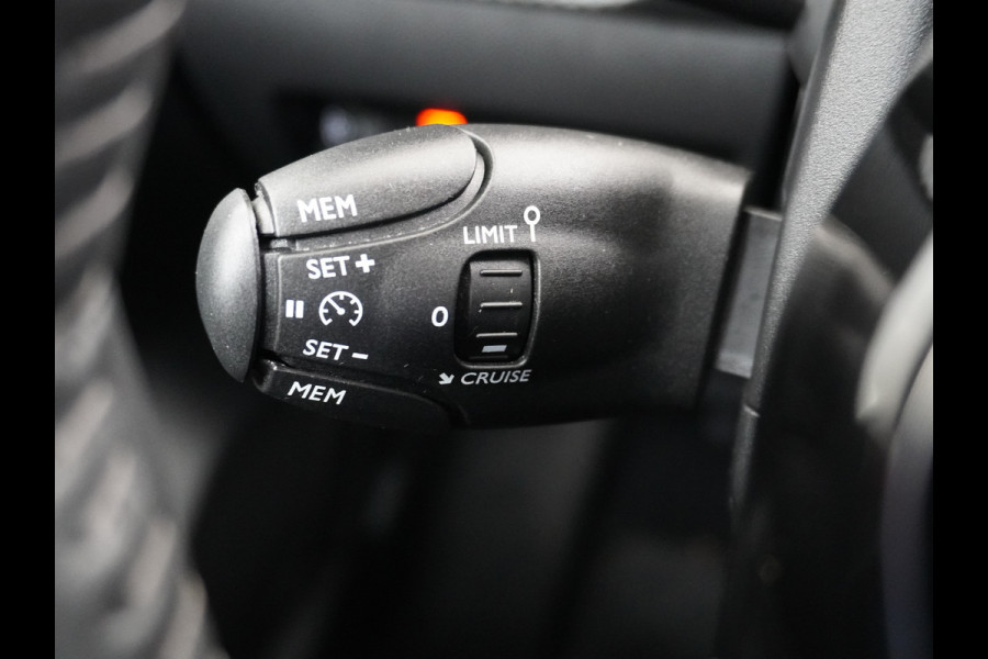 Peugeot e-208 EV Active Pack 50kWh Apple Carplay Android Auto Navi Ecc Cruise Control Pdc DAB+ Bluetooth Led Lmv Keyless Bluetooth Connected services 1e Eigenaar Origineel Nederlandse Auto