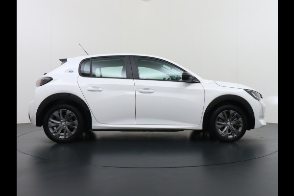 Peugeot e-208 EV Active Pack 50kWh Apple Carplay Android Auto Navi Ecc Cruise Control Pdc DAB+ Bluetooth Led Lmv Keyless Bluetooth Connected services 1e Eigenaar Origineel Nederlandse Auto