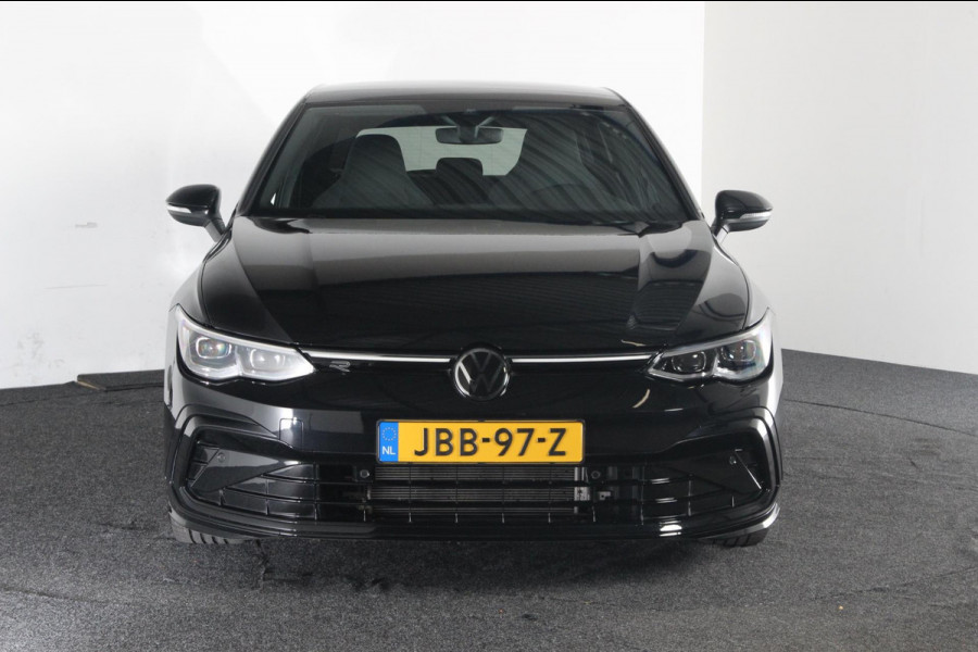 Volkswagen Golf 1.5 eTSI R-Line | panoramadak | camera | lmv 18" Volkswagen Golf 1.5 eTSI R-Line | panoramadak | camera | lmv 18"