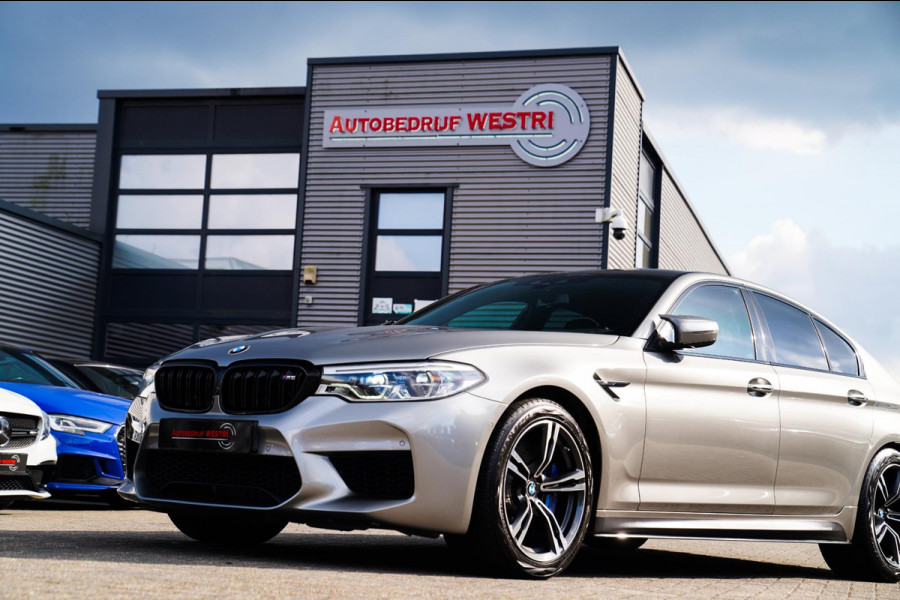 BMW 5 Serie M5 | Carbon | Harman/Kardon | Dealer onderhouden | Sfeerverlichting | Donington Grau | 600PK | NAP | Origineel NL |