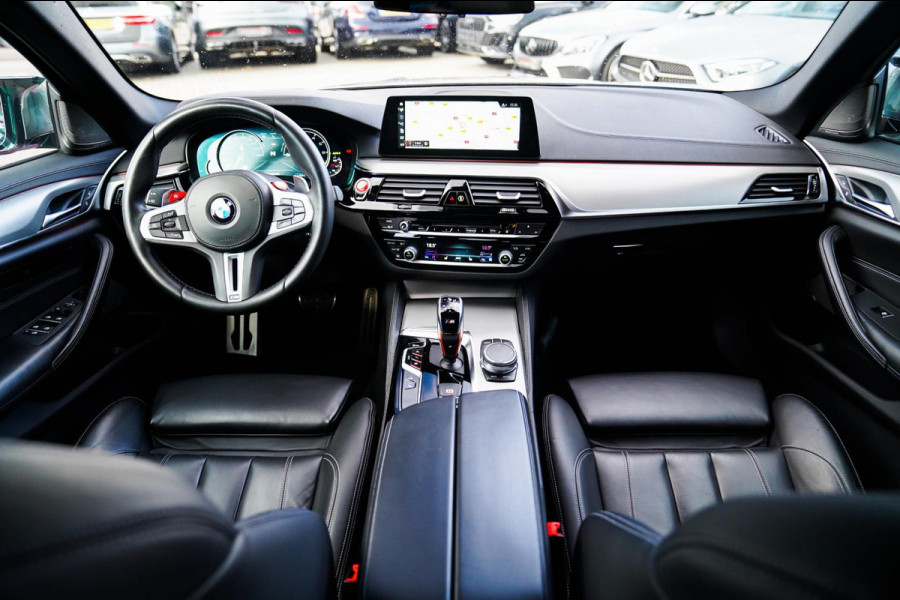 BMW 5 Serie M5 | Carbon | Harman/Kardon | Dealer onderhouden | Sfeerverlichting | Donington Grau | 600PK | NAP | Origineel NL |