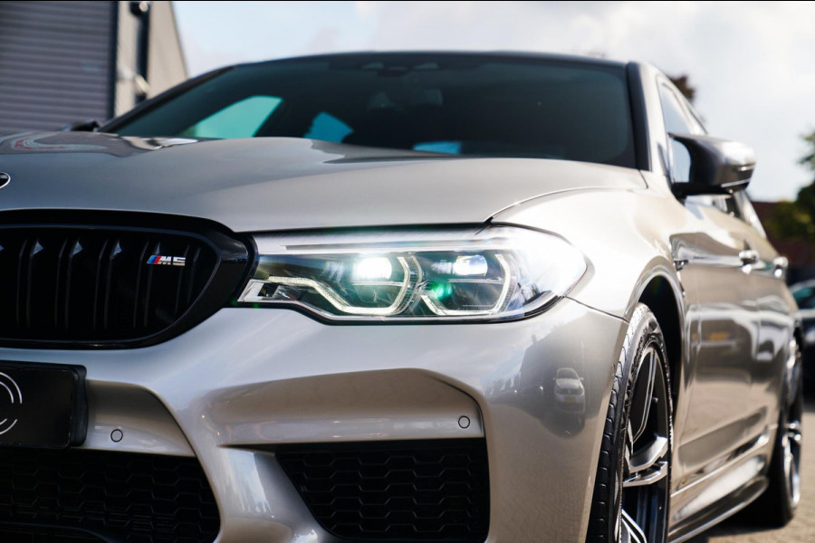 BMW 5 Serie M5 | Carbon | Harman/Kardon | Dealer onderhouden | Sfeerverlichting | Donington Grau | 600PK | NAP | Origineel NL |