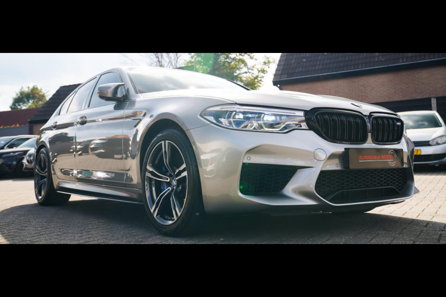 BMW 5 Serie M5 | Carbon | Harman/Kardon | Dealer onderhouden | Sfeerverlichting | Donington Grau | 600PK | NAP | Origineel NL |
