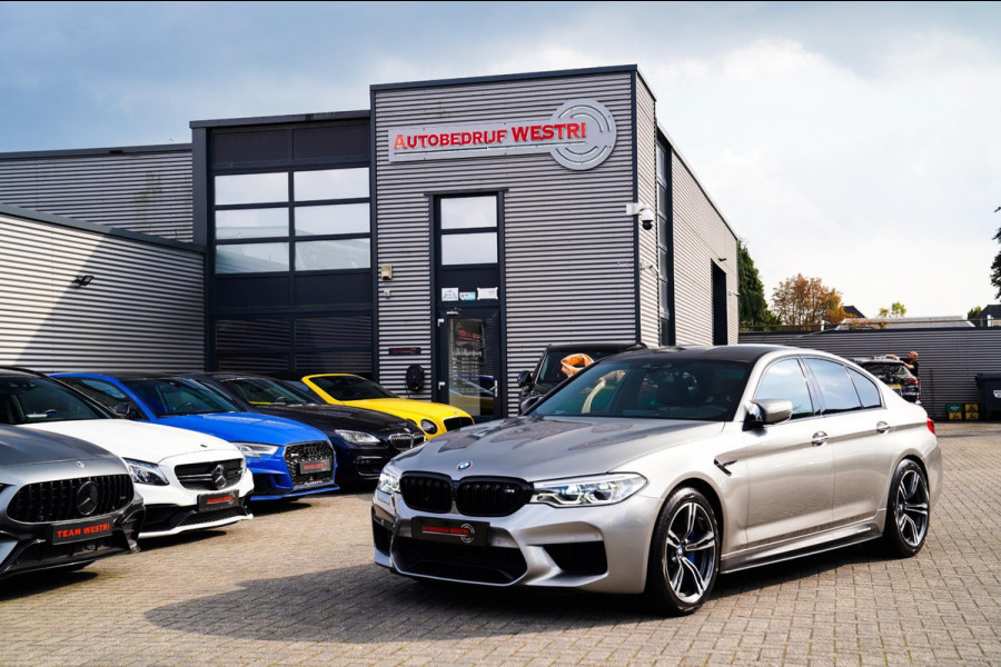 BMW 5 Serie M5 | Carbon | Harman/Kardon | Dealer onderhouden | Sfeerverlichting | Donington Grau | 600PK | NAP | Origineel NL |