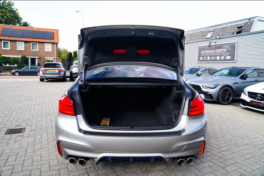 BMW 5 Serie M5 | Carbon | Harman/Kardon | Dealer onderhouden | Sfeerverlichting | Donington Grau | 600PK | NAP | Origineel NL |