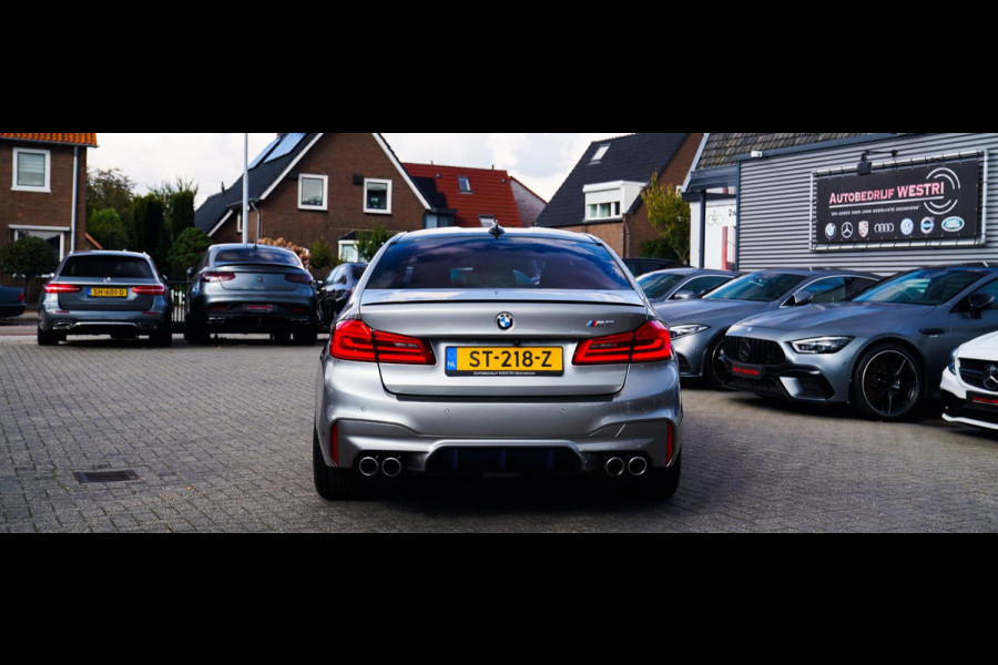 BMW 5 Serie M5 | Carbon | Harman/Kardon | Dealer onderhouden | Sfeerverlichting | Donington Grau | 600PK | NAP | Origineel NL |