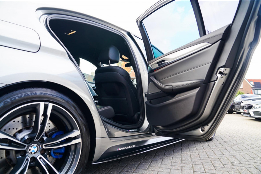 BMW 5 Serie M5 | Carbon | Harman/Kardon | Dealer onderhouden | Sfeerverlichting | Donington Grau | 600PK | NAP | Origineel NL |