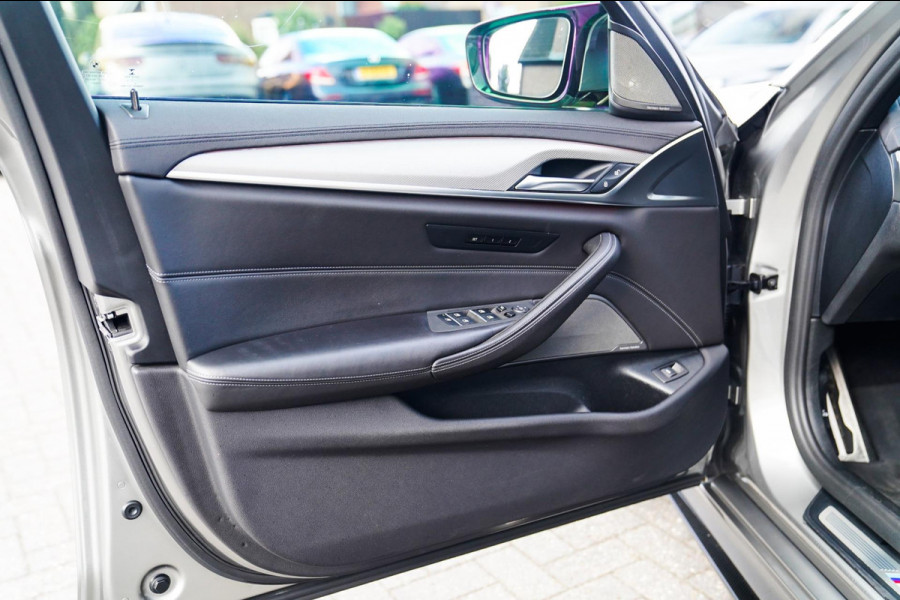 BMW 5 Serie M5 | Carbon | Harman/Kardon | Dealer onderhouden | Sfeerverlichting | Donington Grau | 600PK | NAP | Origineel NL |